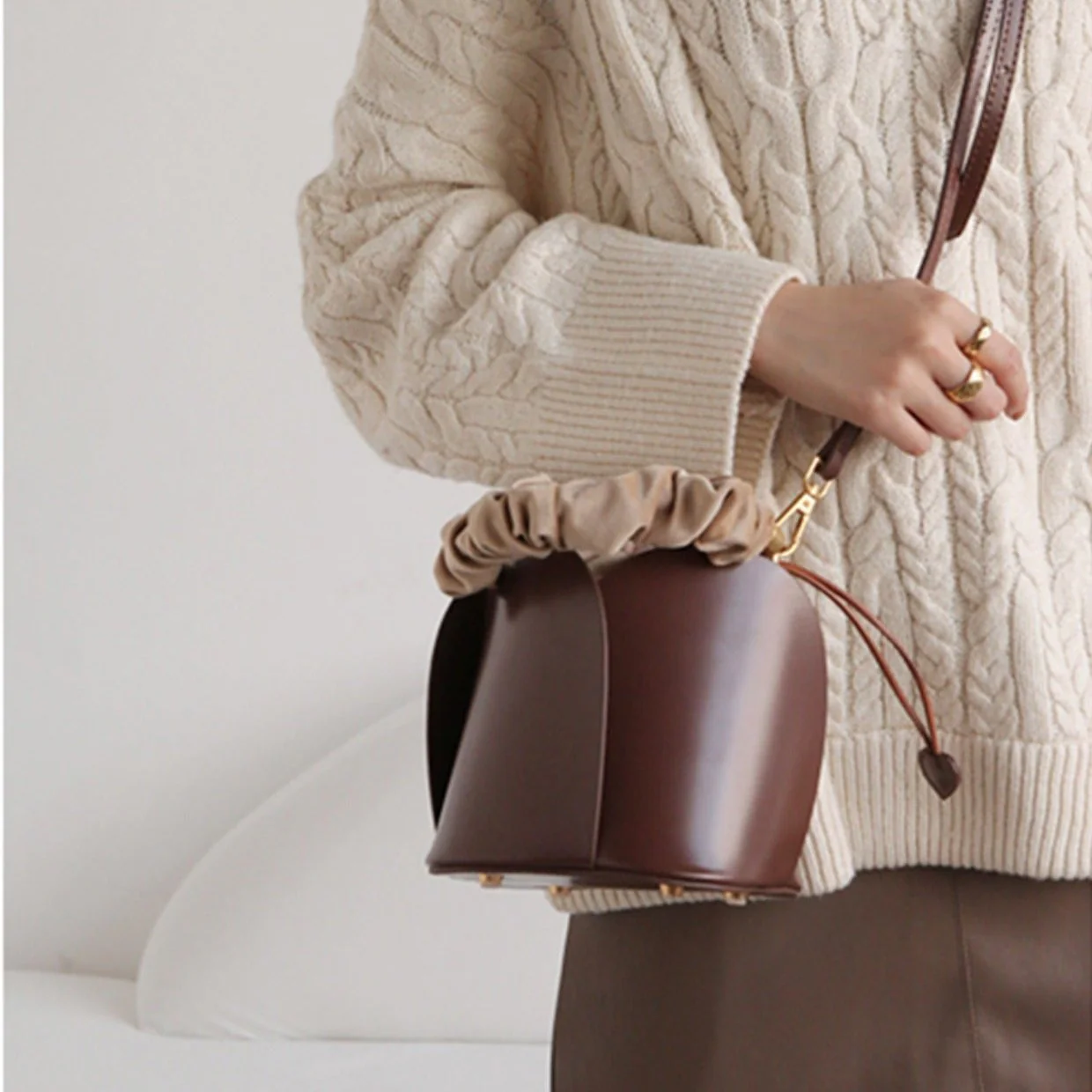 Willow Bucket Handbag - Image 8